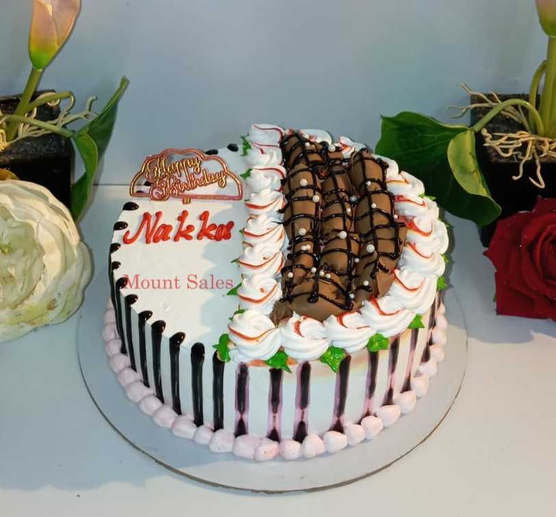 Premium RED N White Velvet Cake